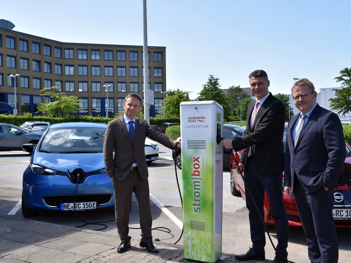 RCI Banque Deutschland mit Elektroladesäulen der Stadtwerke Neuss